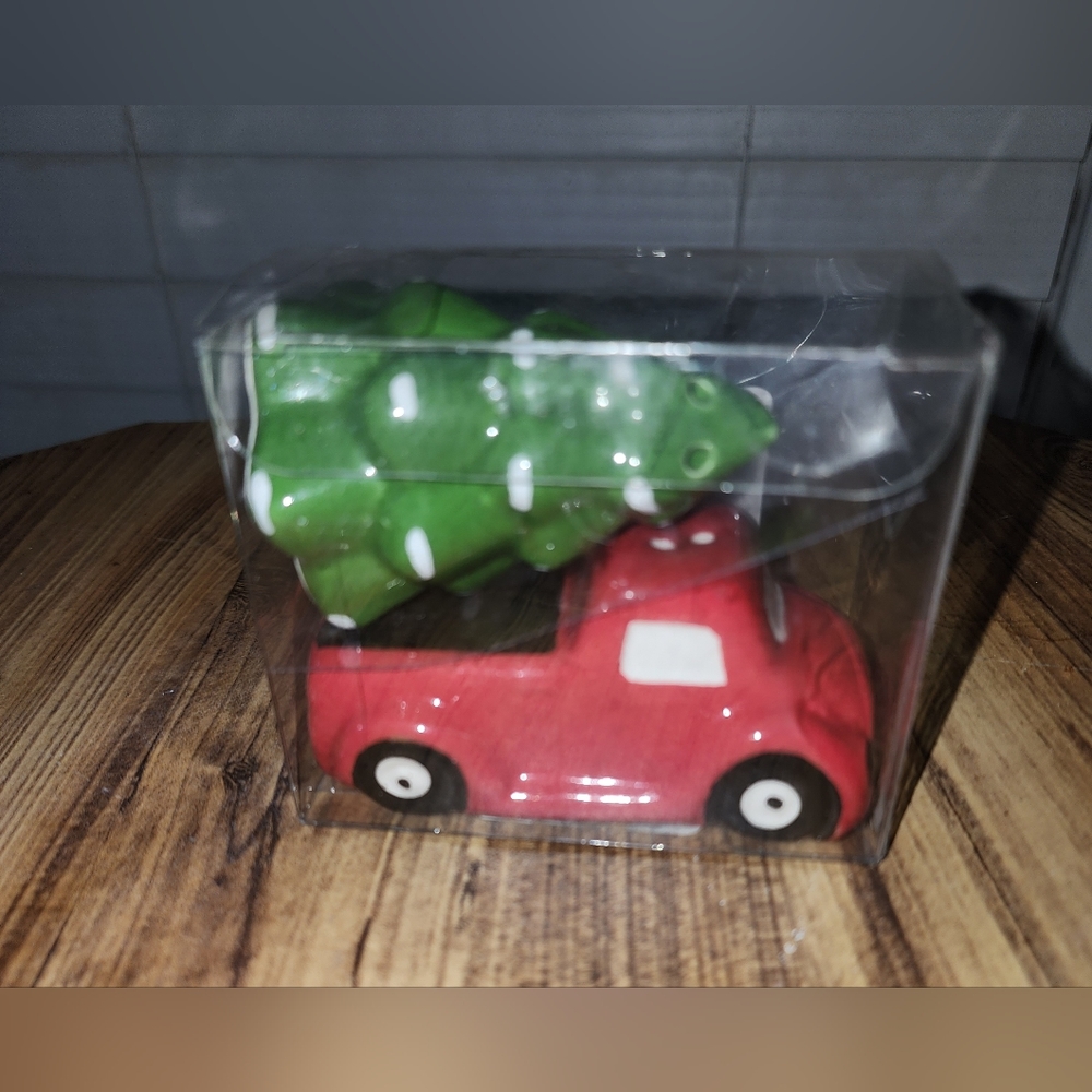 Happy Holidays Salt and Pepper Shakees